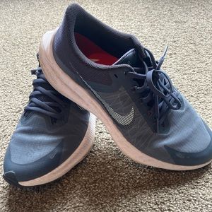Mens nike shoes 8.5